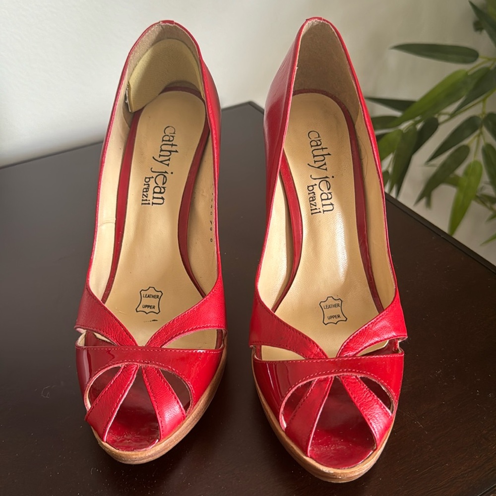 Red Cathy Jean Heels. Pre owned size 6